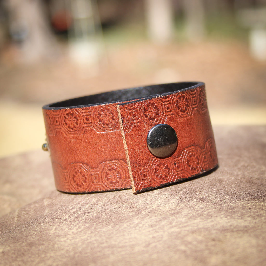 Retro Beauty Leather Bracelet 1