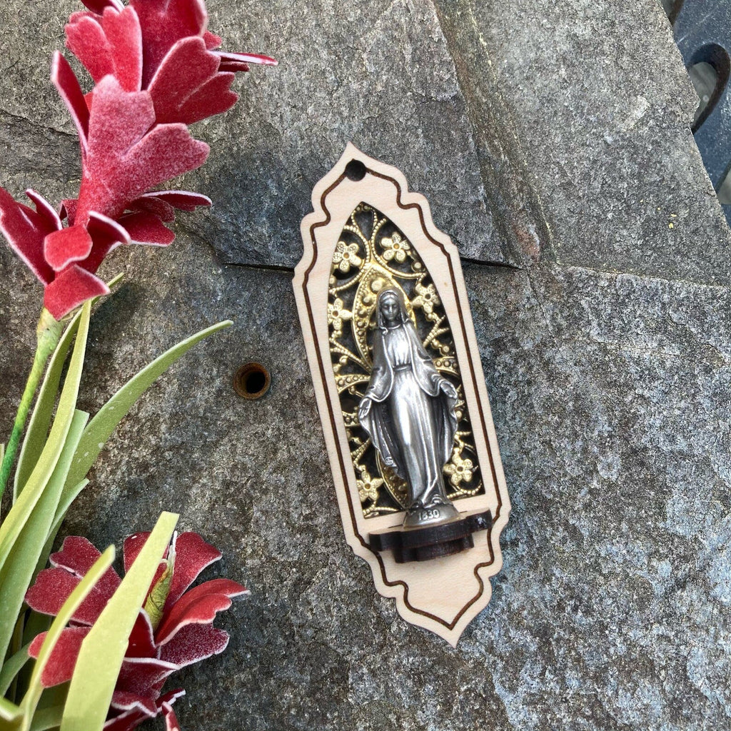 Virgin Mary Personal Shrine (Textured Brass Filagree) - VintageAmerica