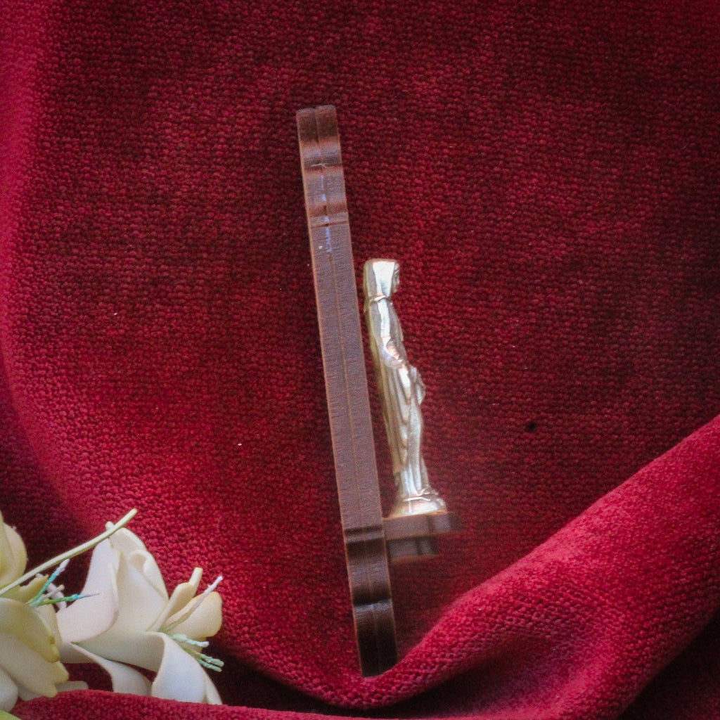 Virgin Mary Personal Shrine (Textured Brass Filagree) - VintageAmerica
